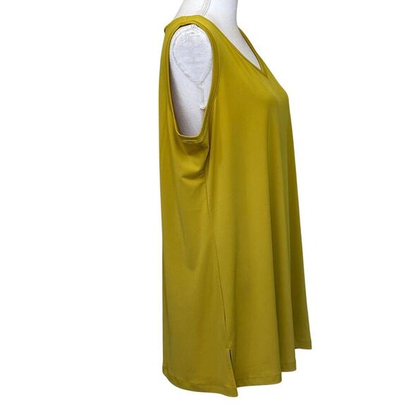 Susan Graver liquid knit tunic, 1X, staple, neutral, capsule, minimalist, staple - Picture 2 of 5